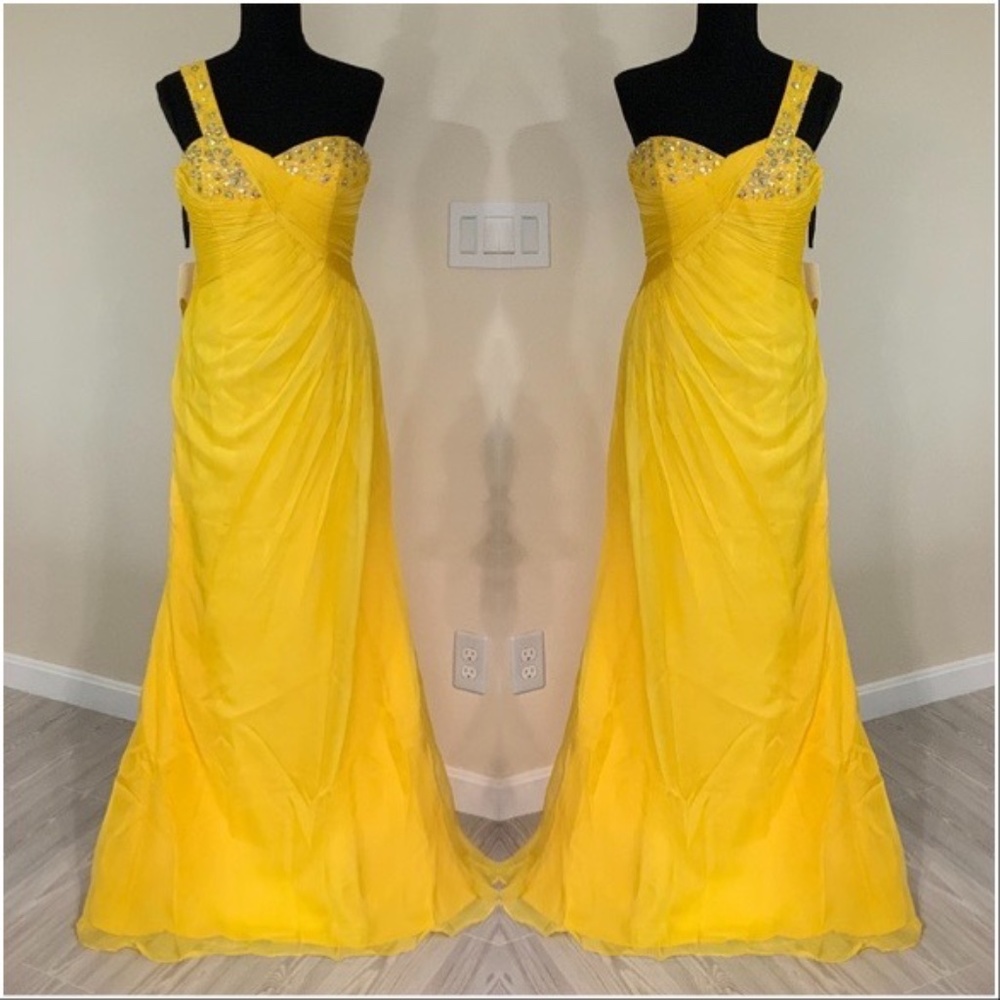 Chiffon one shoulder with slight train